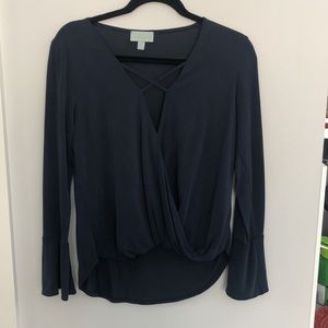 COPY - V neck, bell sleeve top